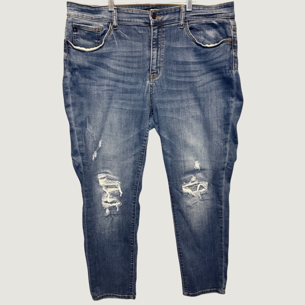 2339 | Judy Blue Boyfriend Distressed Ripped Jeans Medium Wash Blue 18W